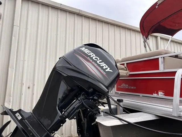 Slide: The Image of 2016 Sun Tracker Party Barge 20 DLX with Mercury outboard motor. - 4