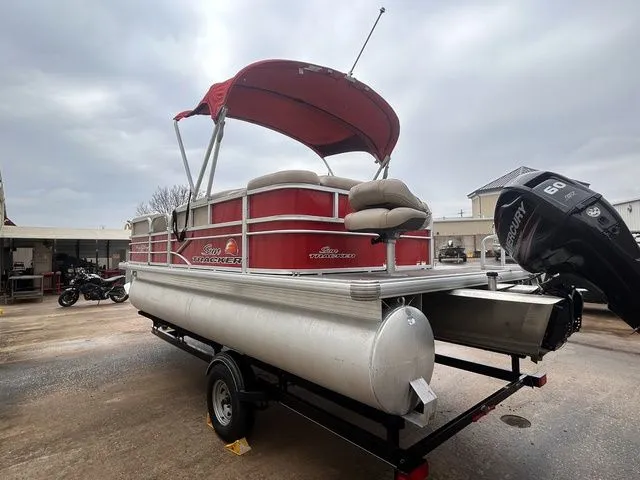 Slide: The Image of 2016 Sun Tracker Party Barge 20 DLX pontoon boat on trailer. - 6