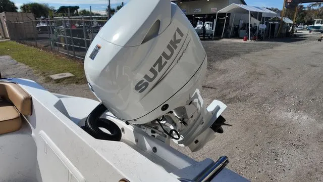 Slide: The Image of Suzuki outboard motor on ALK2 Powerboats 18CRS, year 2026. - 32
