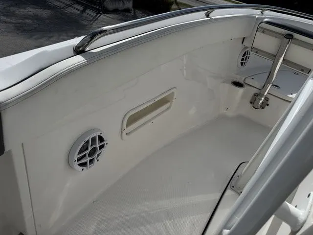 Slide: The Image of Interior view of 2022 Robalo R222 Explorer boat. - 15