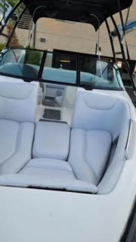 Slide: The Image of 2003 Centurion Avalanche boat interior with white seating. - 6
