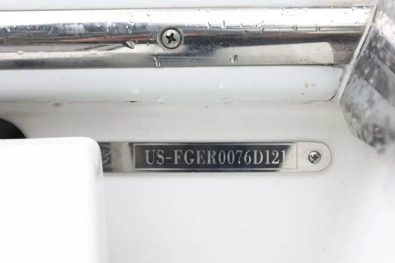 Slide: The Image of 2021 Cobalt R30 boat identification plate with serial number. - 23
