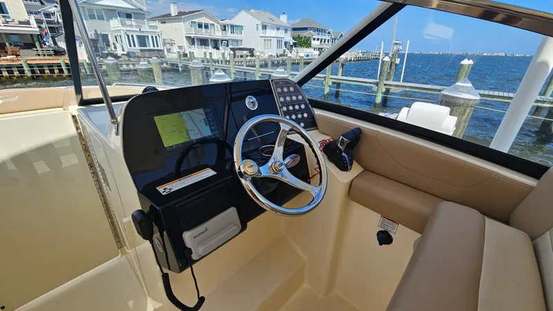 Slide: The Image of Scout 255 DORADO 2024 - 28