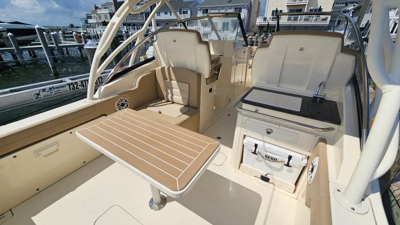 Slide: The Image of Scout 255 DORADO 2024 - 18