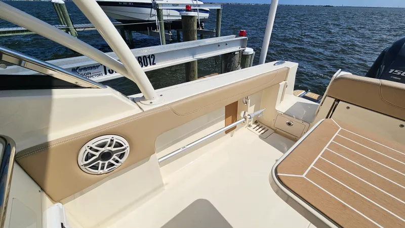 Slide: The Image of Scout 255 DORADO 2024 - 24