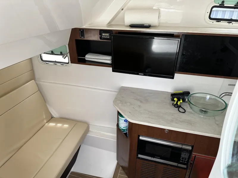 Slide: The Image of Everglades 435 Center Console 2017 - 65