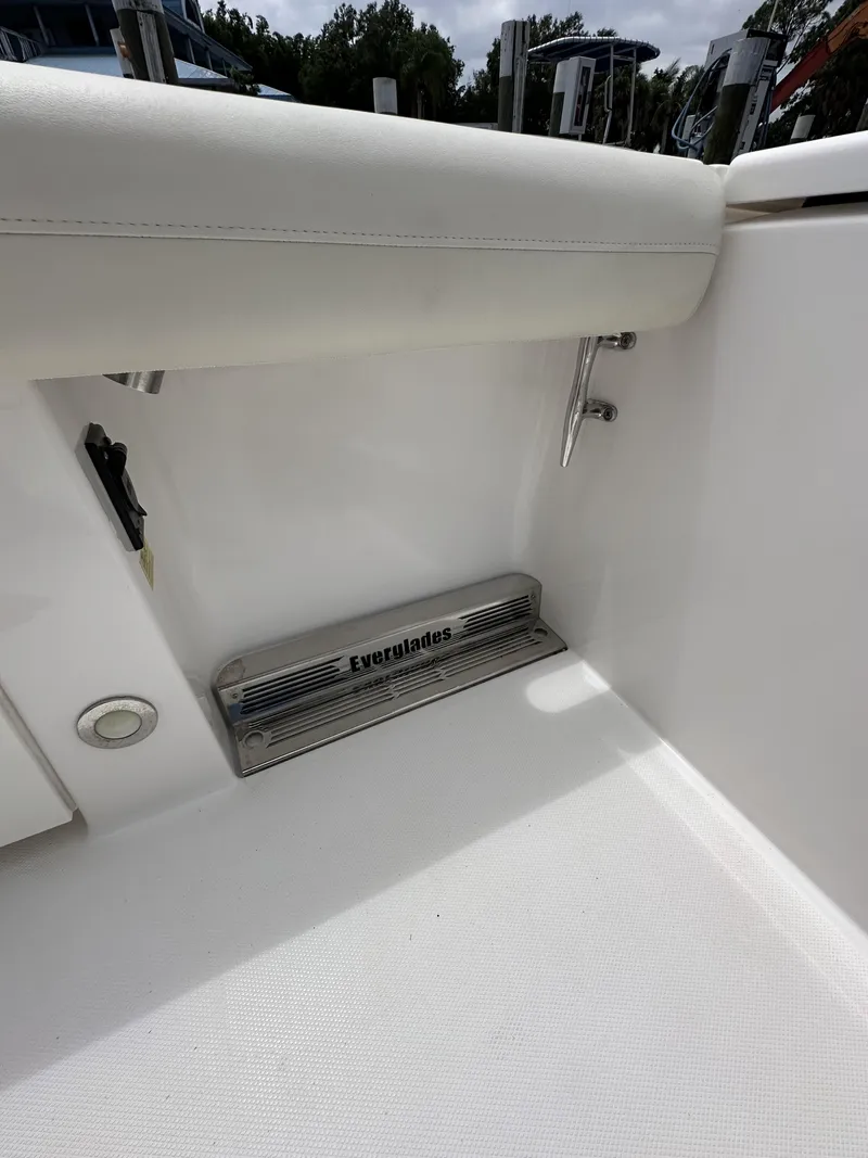 Slide: The Image of Everglades 435 Center Console 2017 - 67