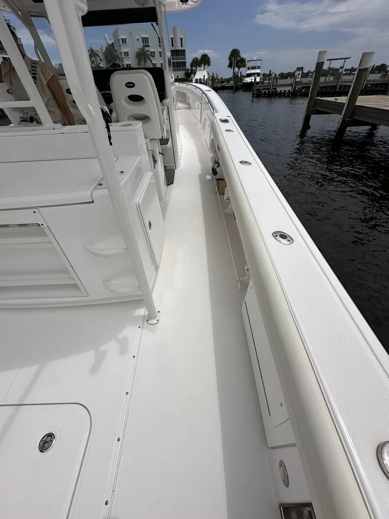 Slide: The Image of Everglades 435 Center Console 2017 - 74