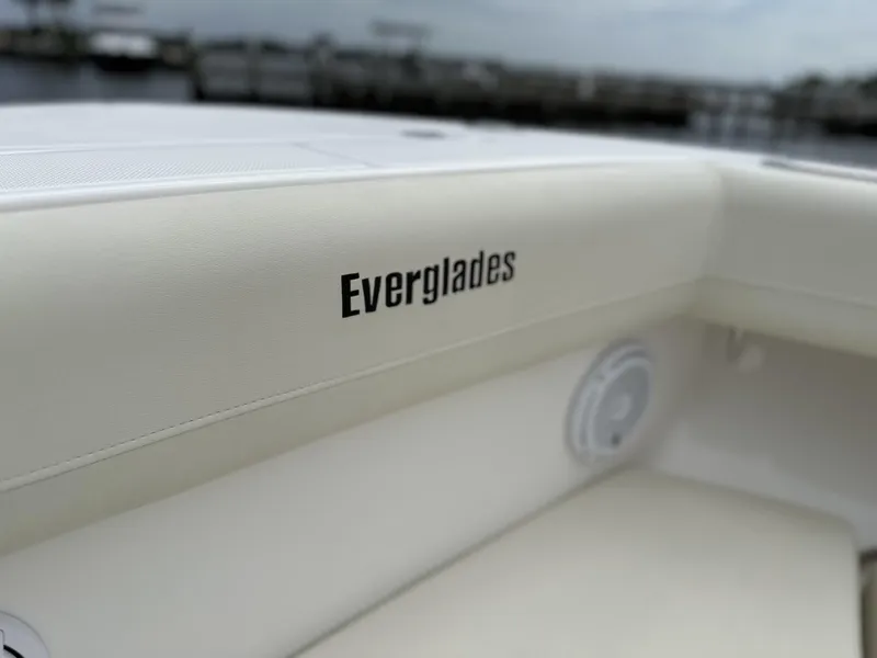 Slide: The Image of Everglades 435 Center Console 2017 - 84