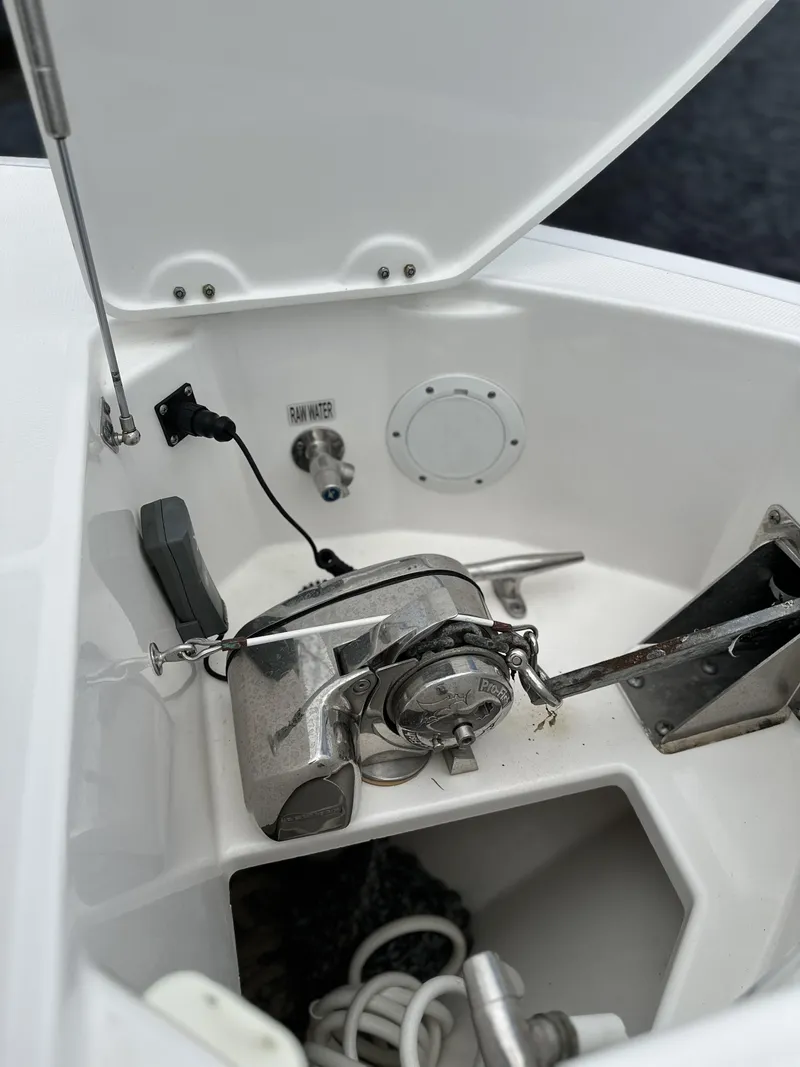 Slide: The Image of Everglades 435 Center Console 2017 - 85