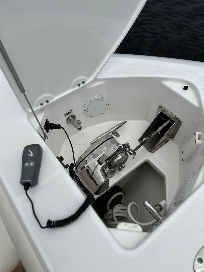 Slide: The Image of Everglades 435 Center Console 2017 - 86