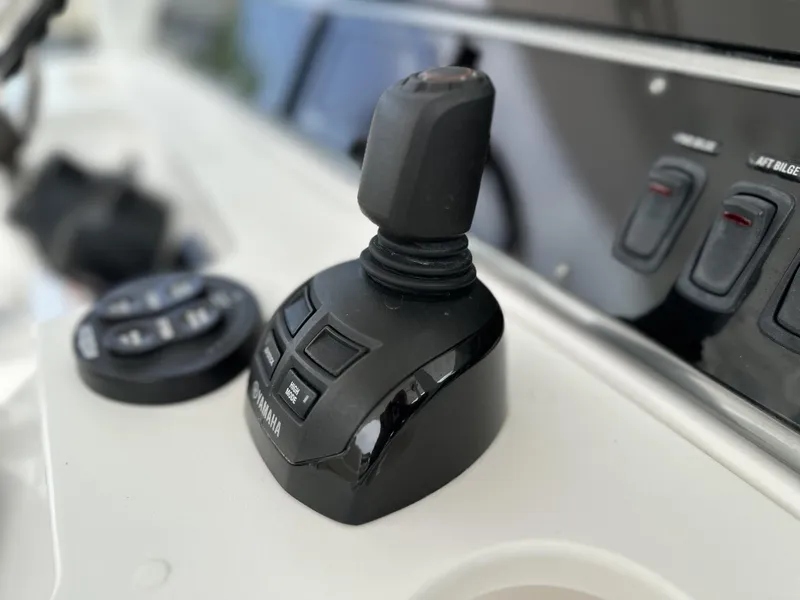Slide: The Image of Everglades 435 Center Console 2017 - 91