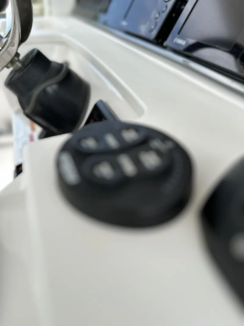 Slide: The Image of Everglades 435 Center Console 2017 - 94