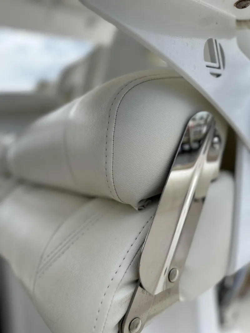 Slide: The Image of Everglades 435 Center Console 2017 - 99