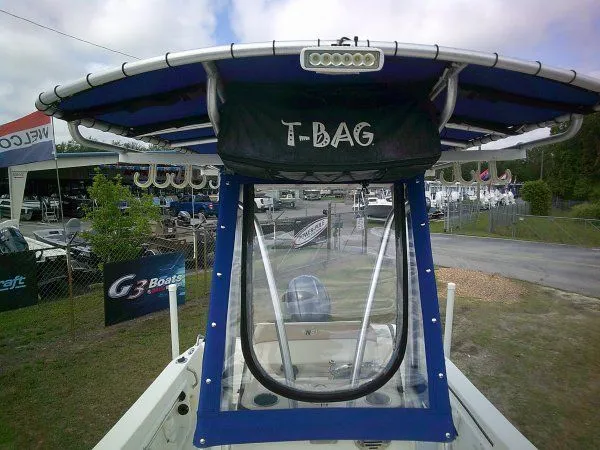 Slide: The Image of 2016 NauticStar 19 XS boat with T-top and accessories. - 9
