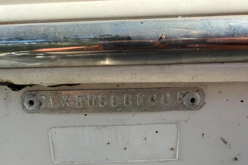 Slide: The Image of Close-up of a 2005 Starcraft Aurora 2210 OB boat identification plate. - 28