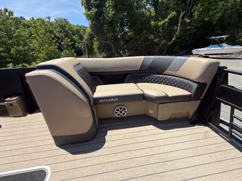 Slide: The Image of Sylvan L-3 DLZ Platnium 2026 boat seating with luxurious design. - 36
