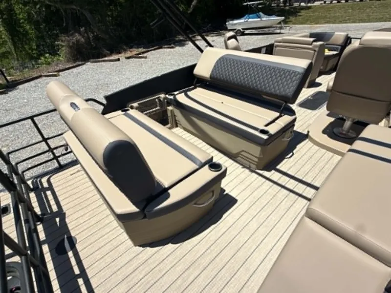 Slide: The Image of Interior of 2026 Sylvan L-3 DLZ Platnium with beige seating. - 44