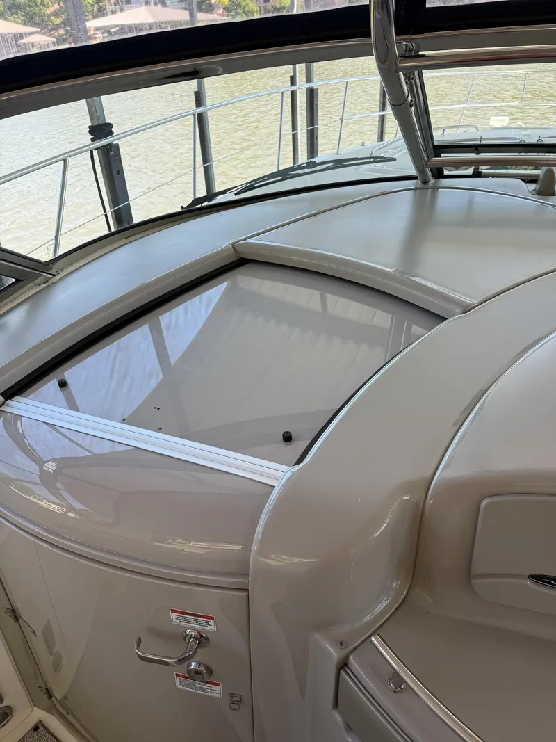 Slide: The Image of Interior of a 2008 Sea Ray 44 Sundancer yacht. - 25