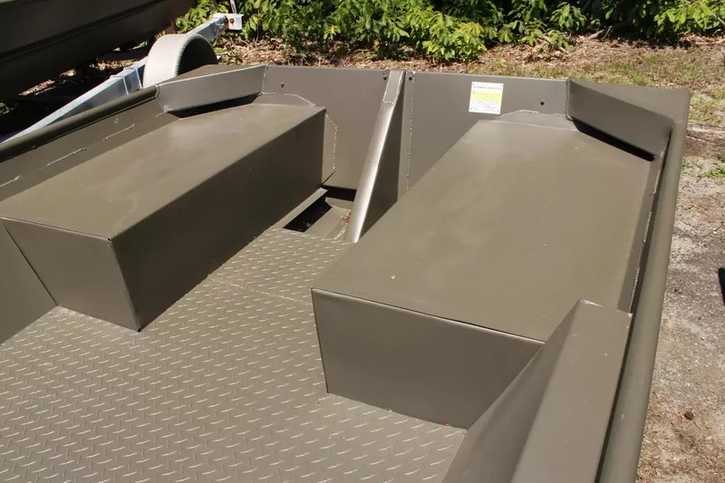 Slide: The Image of Interior of a 2026 WeldBilt 1652V boat. - 9