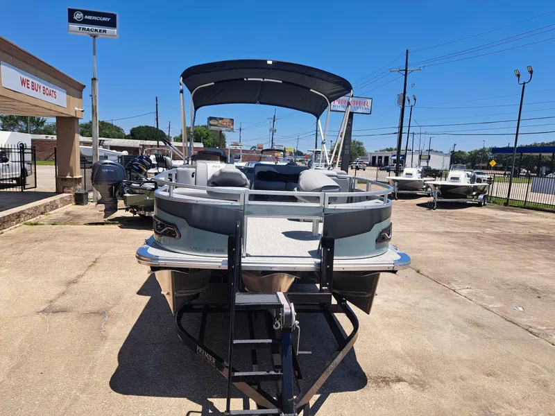 Slide: The Image of Avalon Venture 85 Quad Fish - 21' 2026 - 5