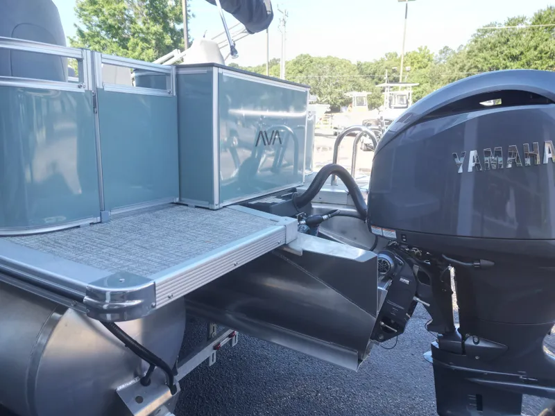 Slide: The Image of Avalon Venture 85 Quad Fish - 21' 2026 - 20