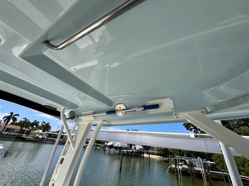 Slide: The Image of Boston Whaler 280 VANTAGE 2022 - 29