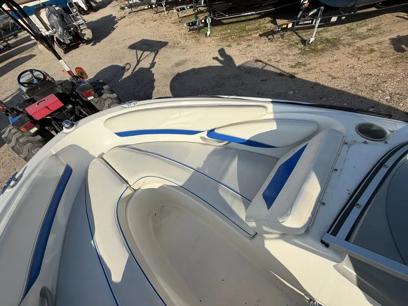 Slide: The Image of Interior of a 2006 Bayliner 185 Sport boat. - 7