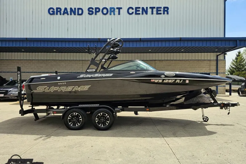 The Image of 2018 Supreme S226 boat on trailer at Grand Sport Center. - 1