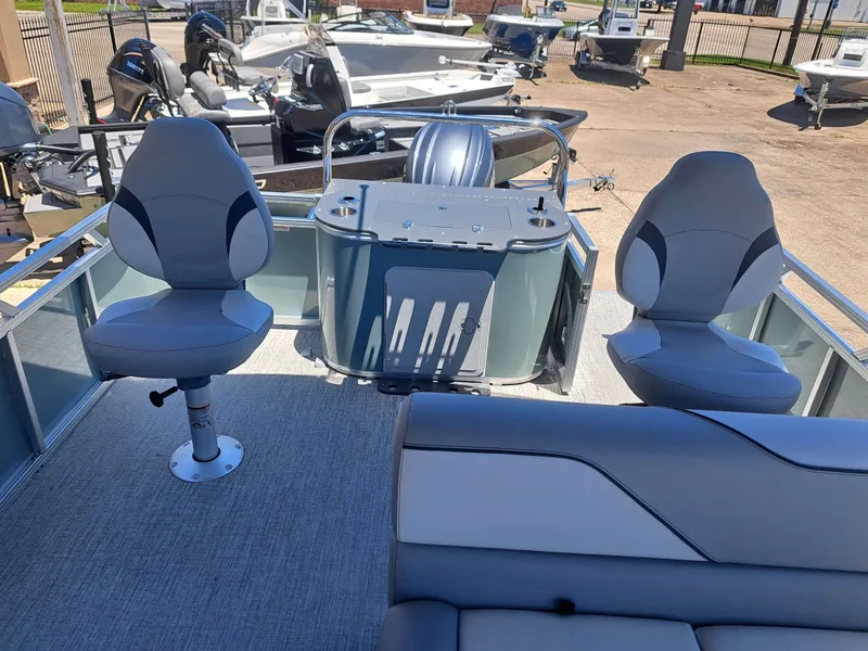 Slide: The Image of Interior view of 2026 Avalon Venture 85 Quad Fish with two seats. - 21