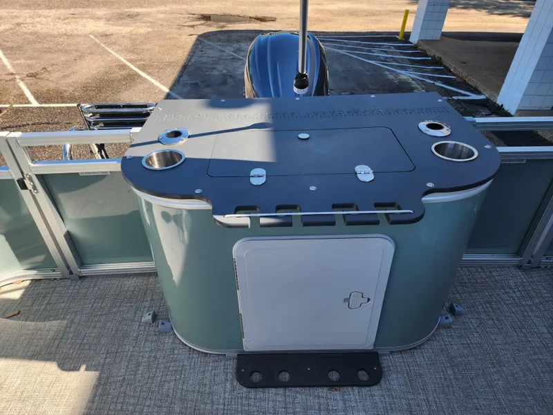 Slide: The Image of Avalon Venture 85 Quad Fish 2026 with fishing station. - 9