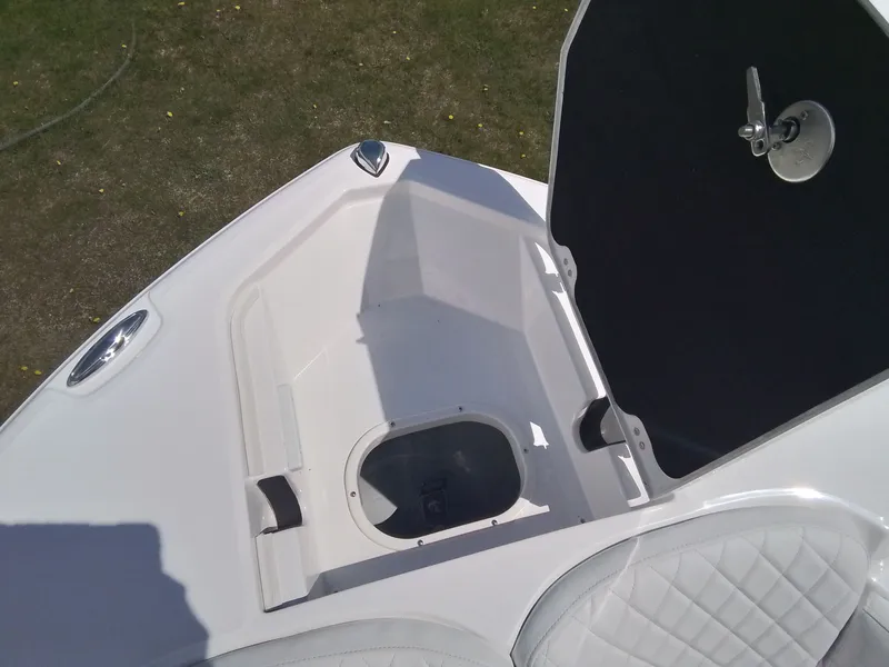 Slide: The Image of SEA FOX BOAT WORKS 228 COMMANDER 2026 - 17