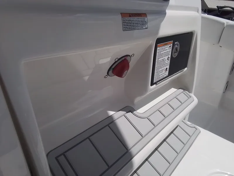 Slide: The Image of SEA FOX BOAT WORKS 228 COMMANDER 2026 - 20