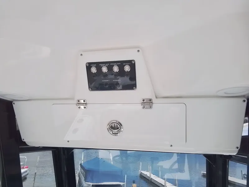 Slide: The Image of SEA FOX BOAT WORKS 228 COMMANDER 2026 - 23