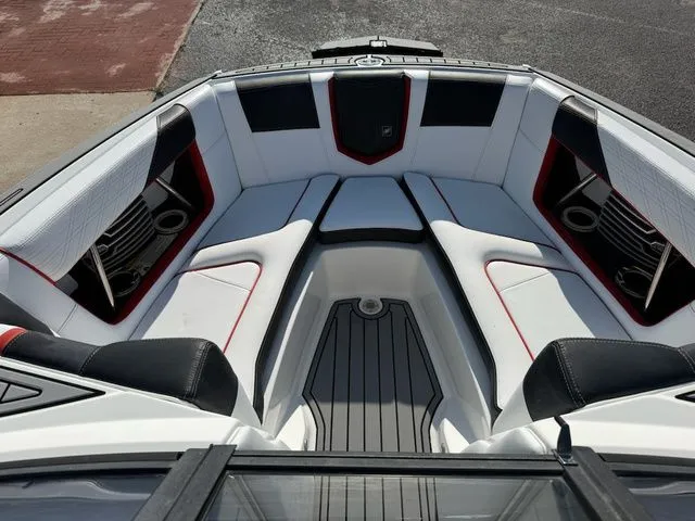 Slide: The Image of Nautique Super Air Nautique G21 2018 - 11