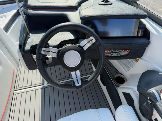 Slide: The Image of Nautique Super Air Nautique G21 2018 - 14