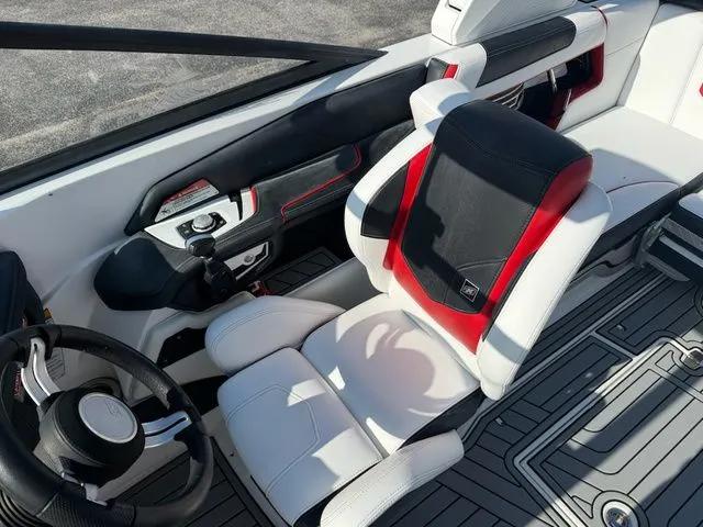 Slide: The Image of Nautique Super Air Nautique G21 2018 - 16