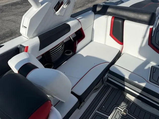 Slide: The Image of Nautique Super Air Nautique G21 2018 - 17