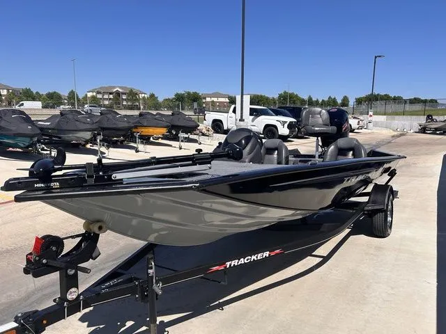 Slide: The Image of Tracker Pro Team 195 TXW 2022 - 9
