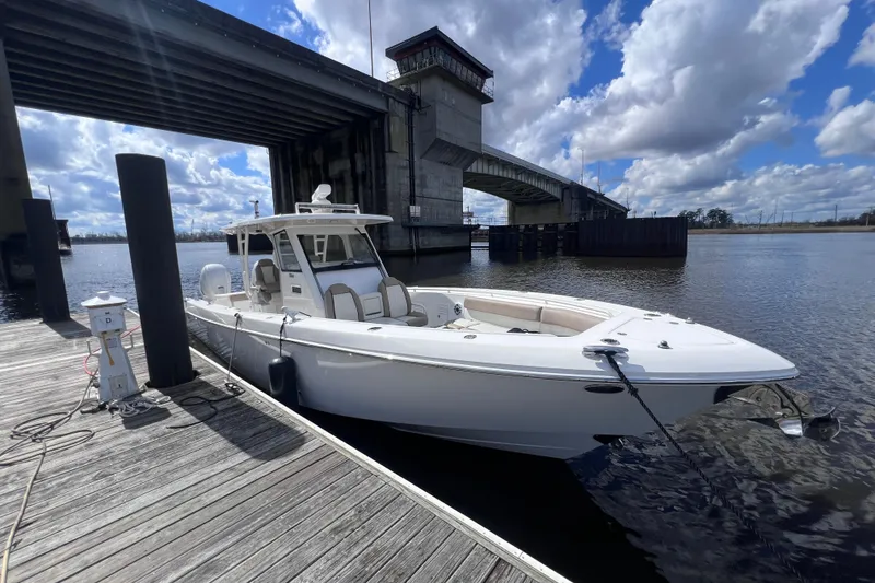The Image of Everglades 365 Center Console 2020 - undefined