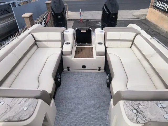 Slide: The Image of Tahoe Grand Tahoe LTD Twin SS 25 FT 2026 - 16