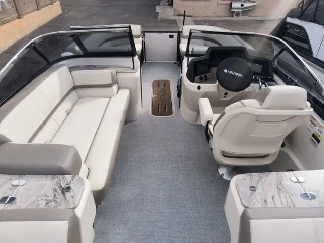 Slide: The Image of Tahoe Grand Tahoe LTD Twin SS 25 FT 2026 - 17