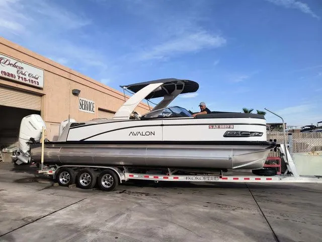 Slide: The Image of Tahoe Grand Tahoe LTD Twin SS 25 FT 2026 - 3
