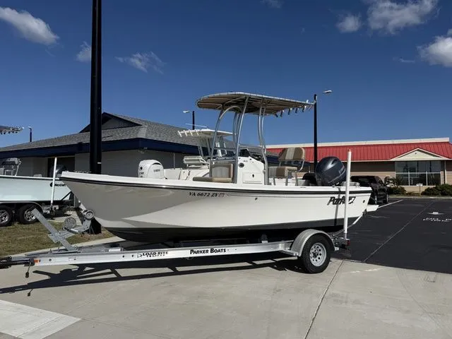 The Image of Parker Marine 1801 Center Console 2019 - 1