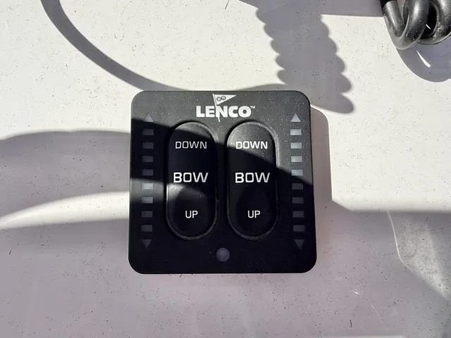 Slide: The Image of Parker Marine 1801 Center Console 2019 - 12