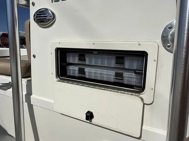 Slide: The Image of Parker Marine 1801 Center Console 2019 - 15