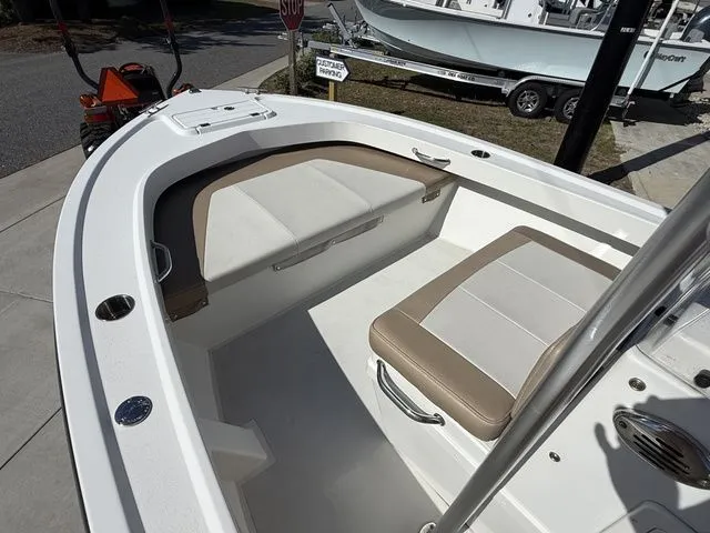 Slide: The Image of Parker Marine 1801 Center Console 2019 - 16