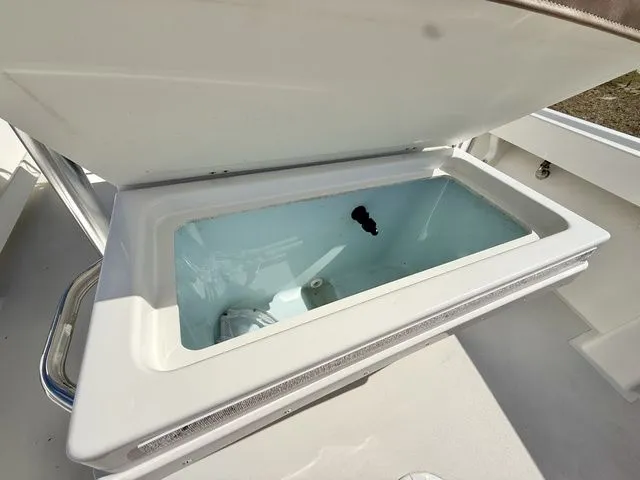 Slide: The Image of Parker Marine 1801 Center Console 2019 - 18