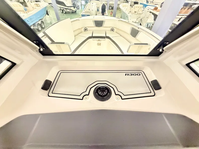 Slide: The Image of Robalo R300 Center Console 2026 - 18