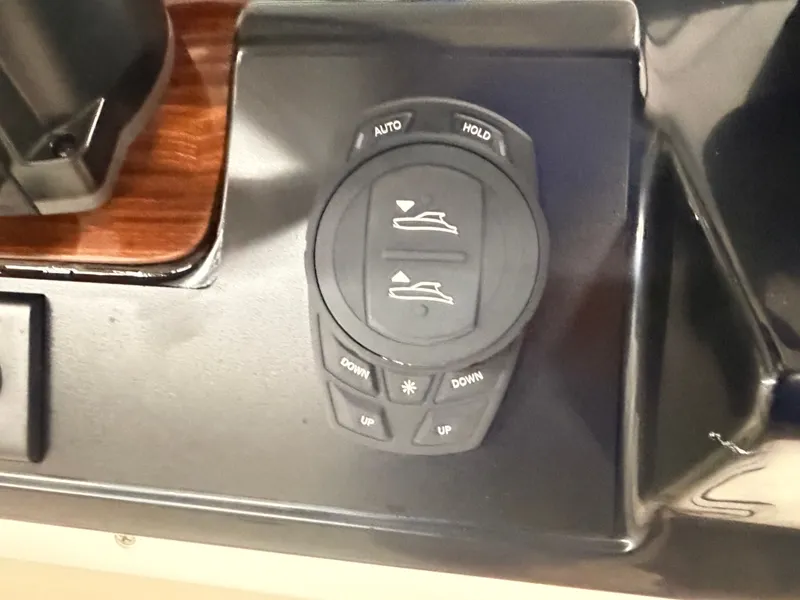 Slide: The Image of Robalo R300 Center Console 2026 - 19